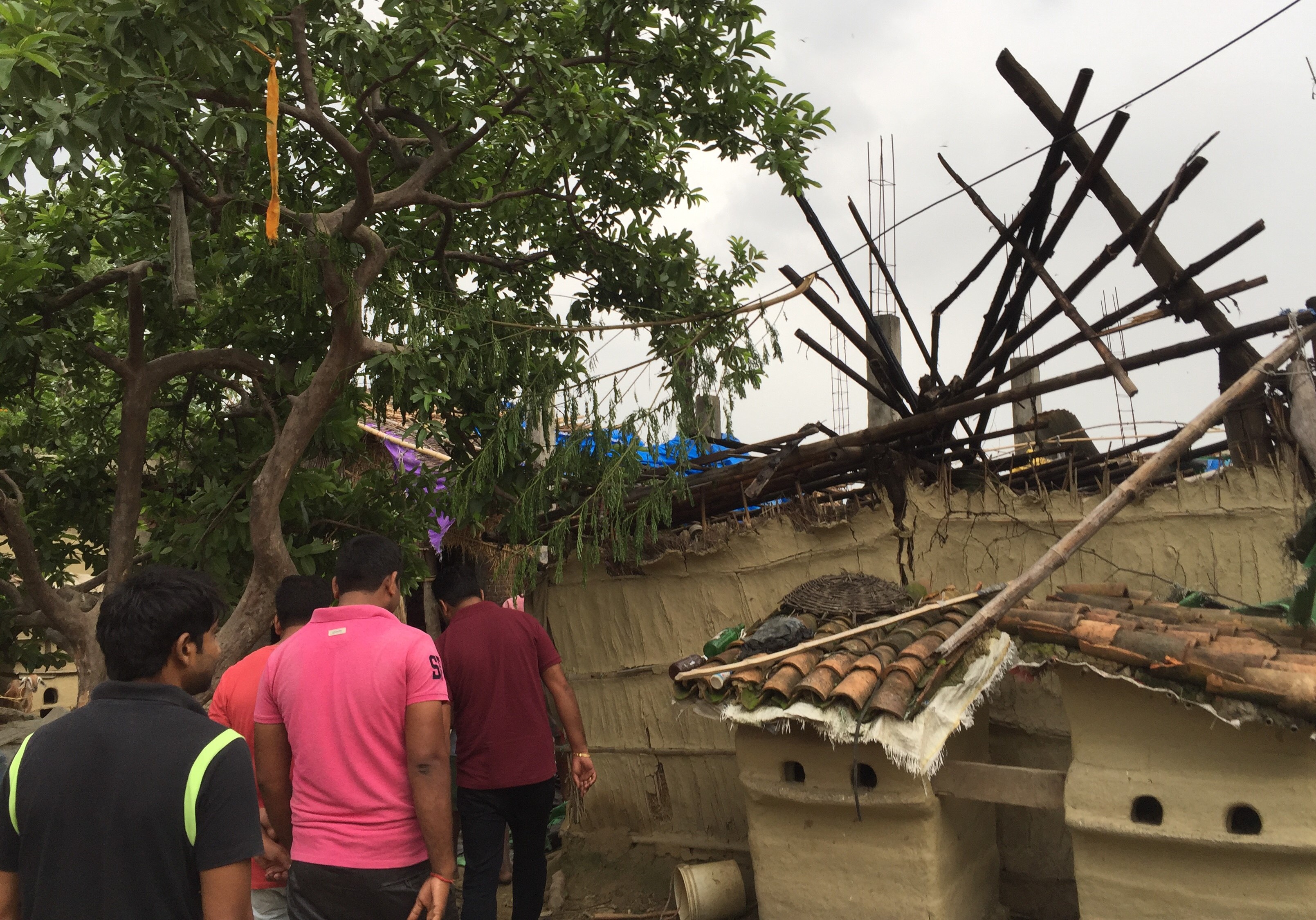 रुपन्देहीको रोहिणीमा चक्रवात हुरी, ठूलो दुर्घटना टर्यो