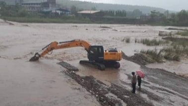 अरुणखोलामा अवरुद्ध सडक एकतर्फी सञ्चालनमा