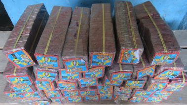 ३९ वण्डल पटाकासहित २ जना पक्राउ