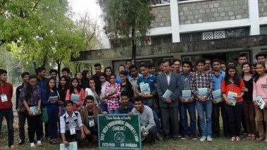 बन बिज्ञान पोखराका बिद्यार्थीहरुद्धारा रुपन्देहीको रुद्रपुर सामुदायिक वनको अध्ययन