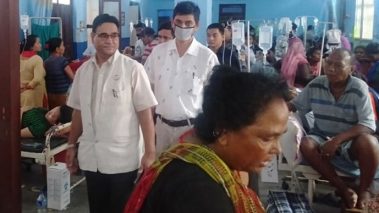डेँगुका विरामीको अवस्था बुझ्न आन्तरिक मामिला मन्त्री अस्पतालमा