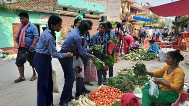 दीपका विद्यार्थीहरुलाई किनमेल
