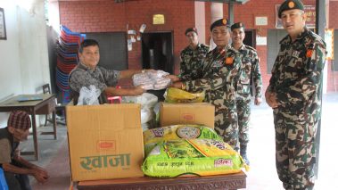 सैंजु वृद्धाआश्रममा नेपाली सेनाको सेवा