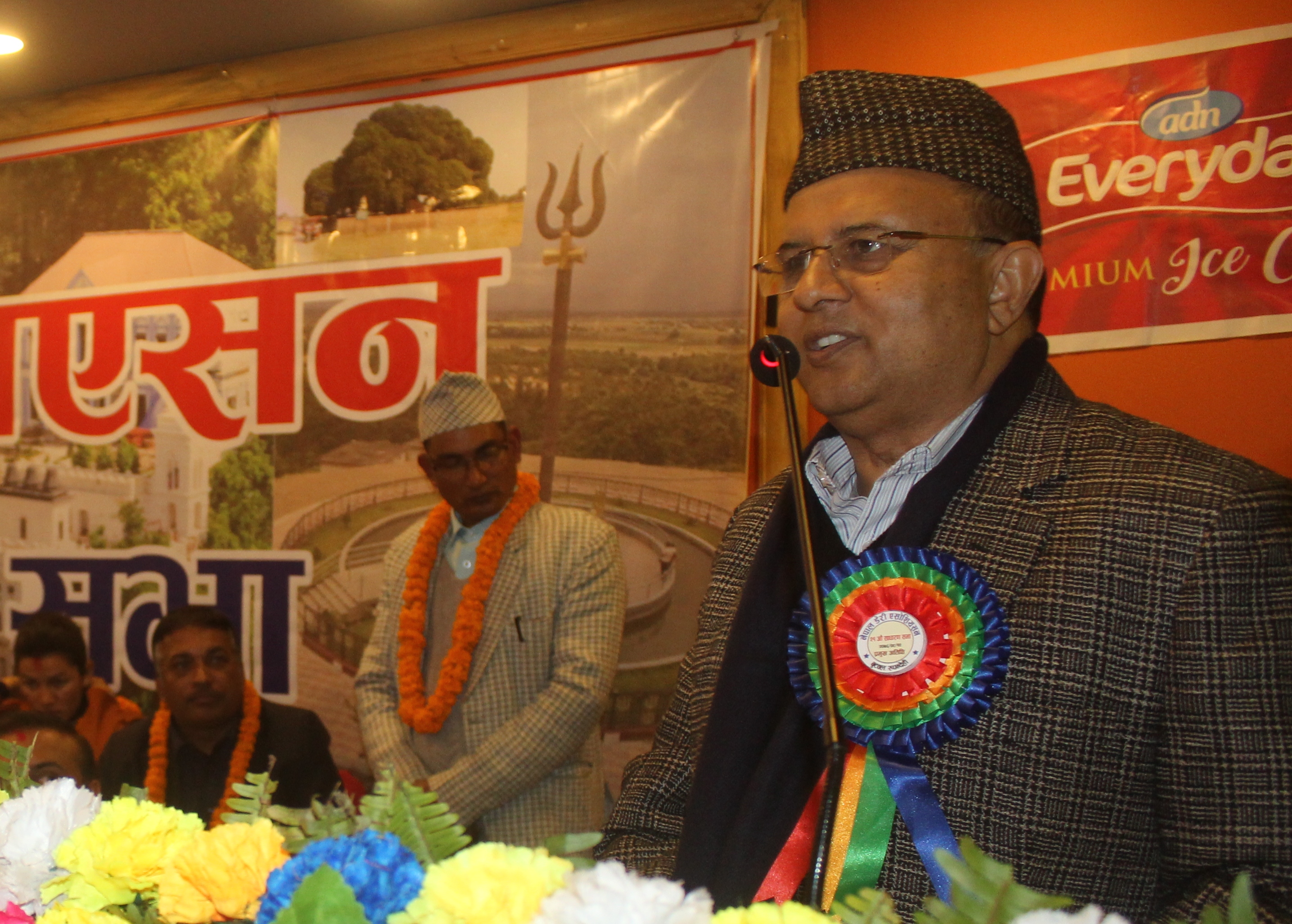 मुल्य पाएन भन्दै उत्पादनलाई पोख्नु, फोडनु गलत :  मुख्य मन्त्री पोखरेल