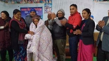 तिलोत्तमा वडा नं. १५ मा विपन्न परिवारलाई सिरक वितरण