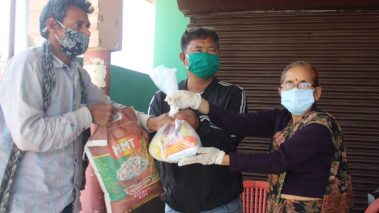 सिद्धार्थनगरमा गरिब र विपन्न परिवारलाई राहत वितरण