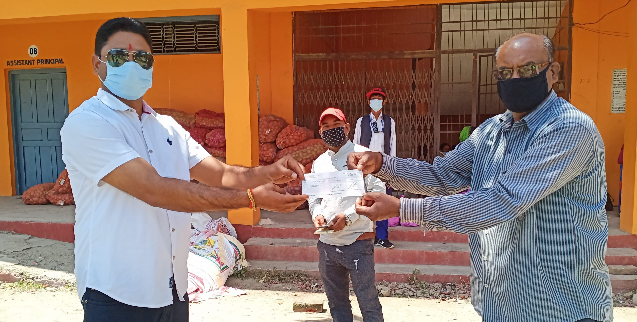 पालिकाका विपद ब्यवस्थापन कोषमा हिमचुली सहकारीको सहयोग