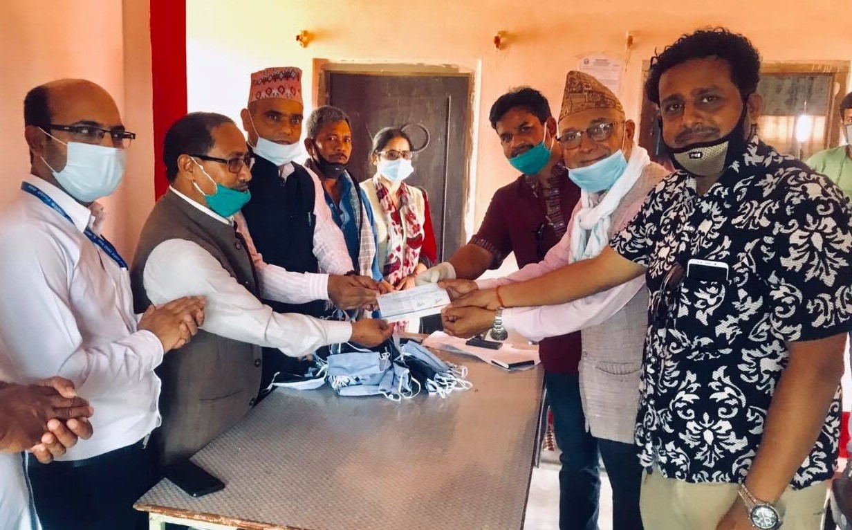 कोरोना विपद कोषमा लुम्विनी ईटा ब्यवसायी संघको ६ लाख बढि सहयोग