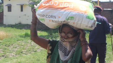 रोहिणी गाउँपालिकाद्वारा १४ सय घरधुरीलाई राहत वितरण