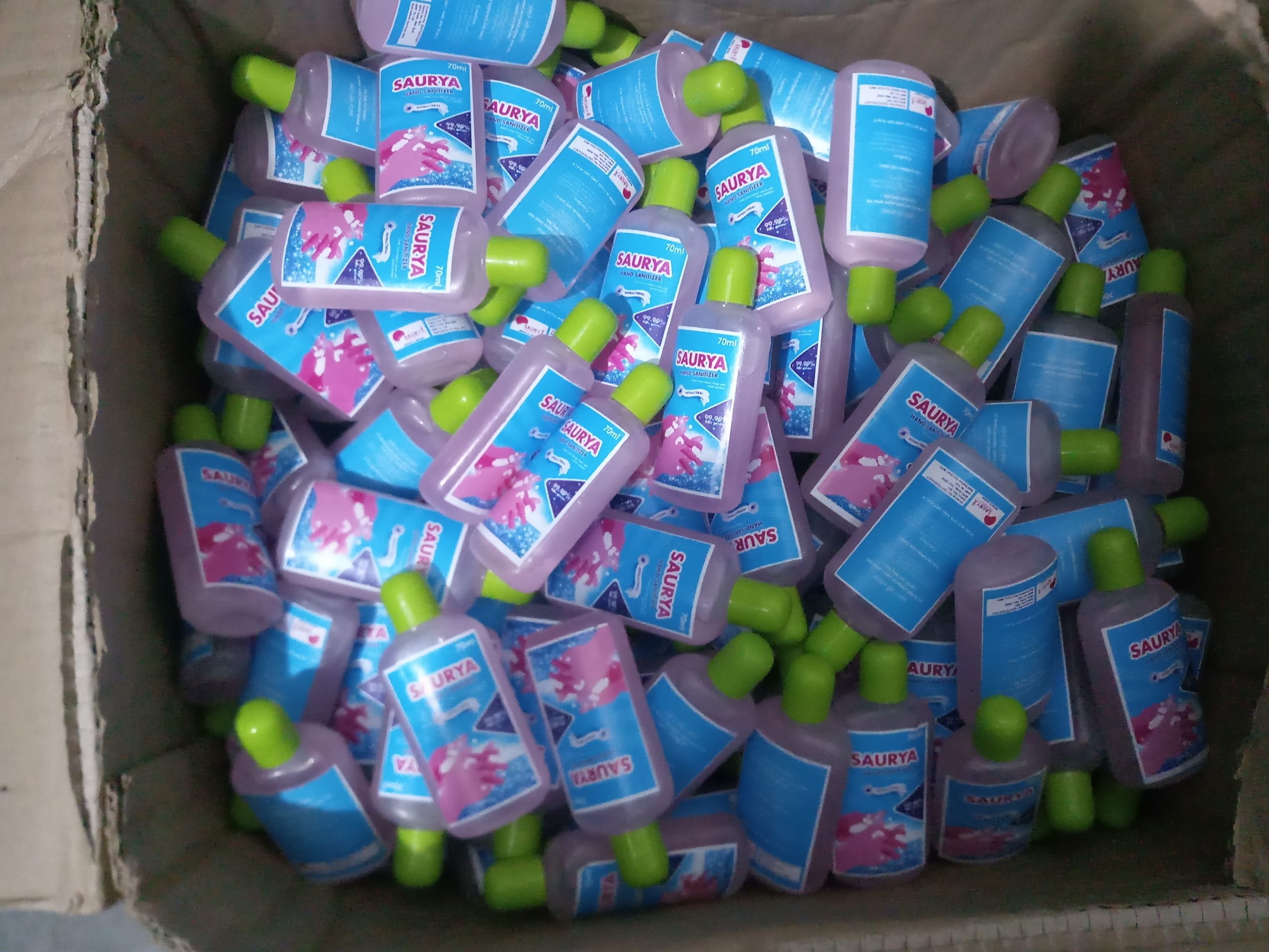 गुणस्तरहिन सेनेटाईजर उत्पादन गर्ने र विक्री गर्ने दुई जना पक्राउ