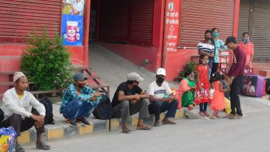 अलपत्र  करिव २ सय निर्माण मजदुरलाई तिलोत्तमाले उद्दारगरि बसमा घर पठायो