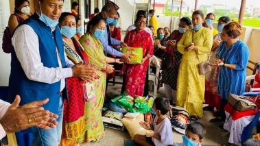 महिला संघको स्थापना दिवसमा अनाथ आश्रममा खाद्यान्न बितरण