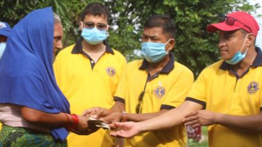 क्यान्सर पिडित महिलालाई लायन्स क्लव अफ कञ्चनद्धारा आर्थिक सहयोग