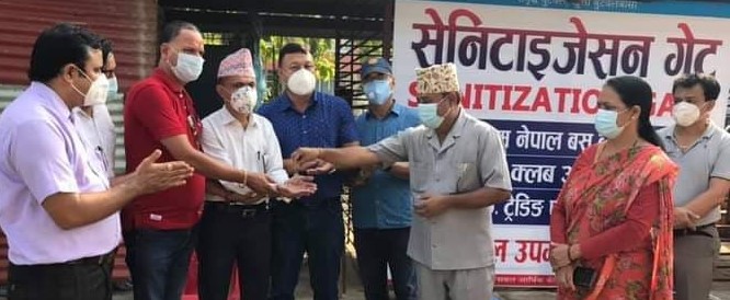 बसपार्कमा सेनिटाइज गेट निर्माणमा रोटरीको सहकार्य