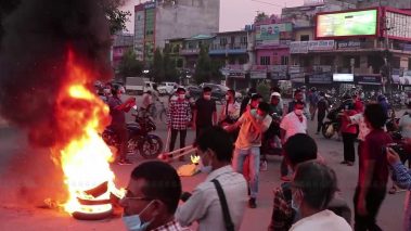 मुख्यमन्त्री चढेको गाडीमा ढुंगा प्रहार गरेको आरोपमा काँग्रेसका नेता कार्यकर्ता पक्राउ