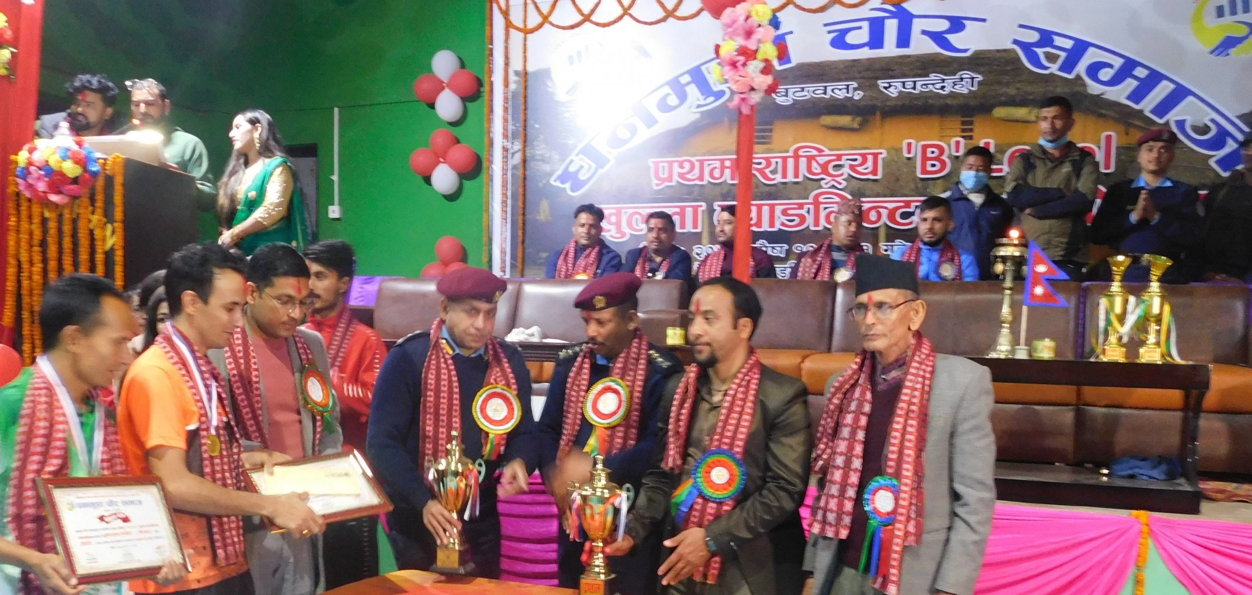 प्रथम राष्ट्रिय बी लेभलको खुल्ला ब्याडमिण्टन प्रतियोगितामा नवलपुरका सापकोटा र कार्की विजेता बुटवलका पन्थी र तिवारी उपविजेता