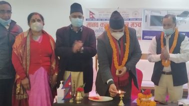 मानव कल्याण मित्र मञ्चद्धारा तिलोत्तमाको स्वास्थ्य सेवा केन्द्रलाई साढे २ लाख को आइसियु बेड हस्तान्तरण