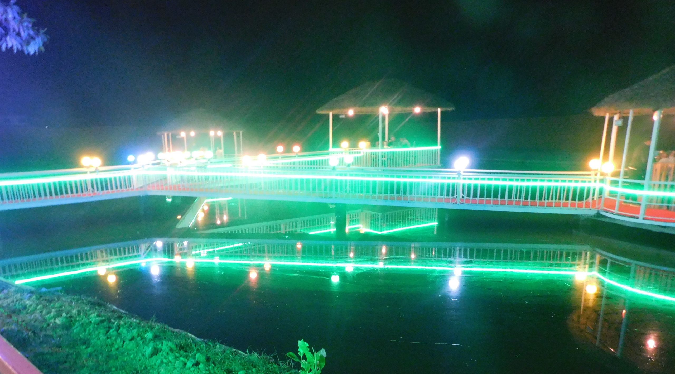 माछा फिसिङ गर्न र डुङगामा सयर गदै पानी माथि बसेर खान सियारीमा एभरेष्ट फिस भिलेज रिर्सोट संचालनमा