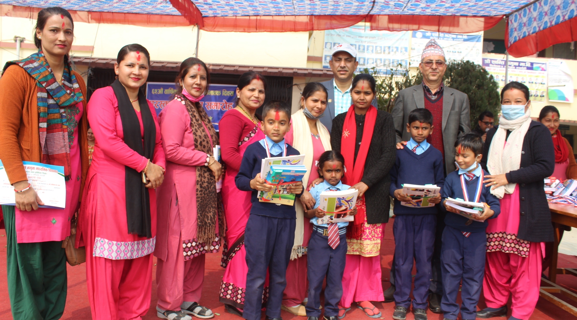 शान्ति नमुनाका विद्यार्थीहरु पुरस्कृत