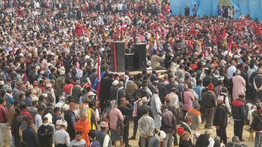 सूर्य चिन्ह प्रचण्डलाई दिने कि ओलीलाई दिने छिटो निर्णय गर्न आयोगलाई देउवाको आग्रह