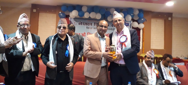 शिक्षकहरु प्रति राज्यले असमान व्यवहार गरिरहेको छ : गिरी