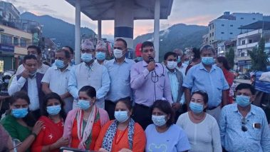 सर्वोच्चको फैसलाको स्वागतमा रुपन्देहीमा दीप प्रज्वलन