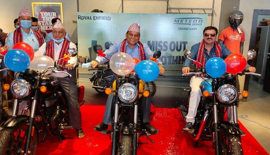 रोयल ईनफिल्डको नयाँ मोडल मेटिअर मोटरसाइकल बुटवलमा लन्च