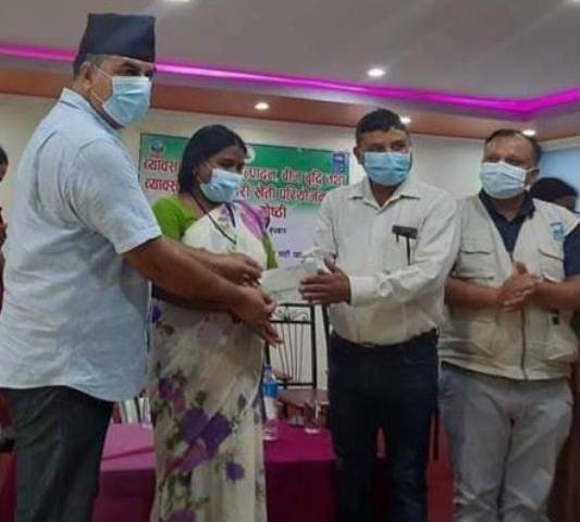 तिलोत्तमाका दश उद्यमीलाई एक लाख राशीको उद्यमशीलता अवार्ड