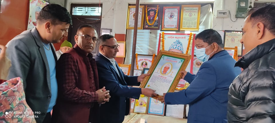 एफइसी सहकारीद्वारा स्वर्गीय खेम पुनको परिवारलाई राहत रकम प्रदान