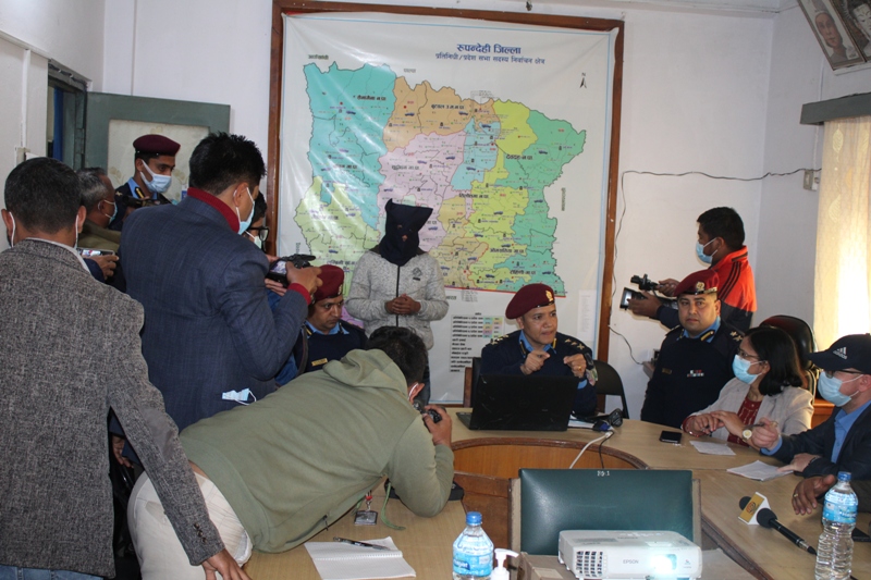 स्कूल बसबाट दाजुबहिनीको अपहरण गर्ने फुपाजु झापा बिर्तामोडबाट पक्राउ