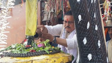 गृहमन्त्री खाँण र मेयरका उम्मेदवार पाण्डे मुक्तिनाथ धाममा