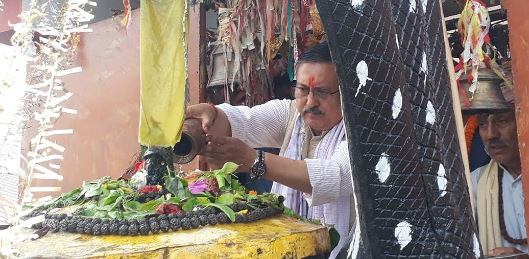 गृहमन्त्री खाँण र मेयरका उम्मेदवार पाण्डे मुक्तिनाथ धाममा