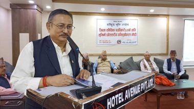 भूमिहिन तथा अव्यवस्थित बासोबासीको समस्या छिटो समाधान हुनेगरी काम गर्न राष्ट्रिय भूमि आयोगलाइ गृहमन्त्री खाँणको निर्देशन