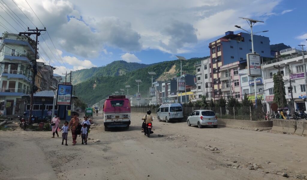 बुटवलको मुख्य सडकको काम रोकिएपछि नगरप्रमुख पाण्डेको असन्तुष्टि