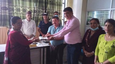 अमरज्योति सहकारी संस्थाद्वारा विमा रकमको पाँच लाख हस्तान्तरण
