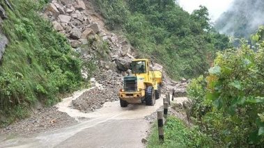 सिद्धार्थ राजमार्गको यातायात आवागमन ठप्प
