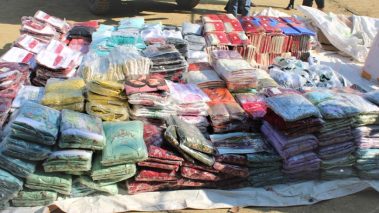 रुपन्देही प्रहरीद्वारा ५ लाख वढिको अवैध कपडा वरामद