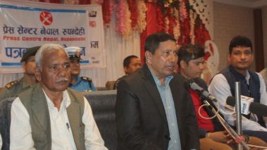 नागरिकताको अधिकार भएकाहरुलाई नागरिकता बिहिन बनाएर राख्न मिल्दैन : गृहमन्त्री श्रेष्ठ