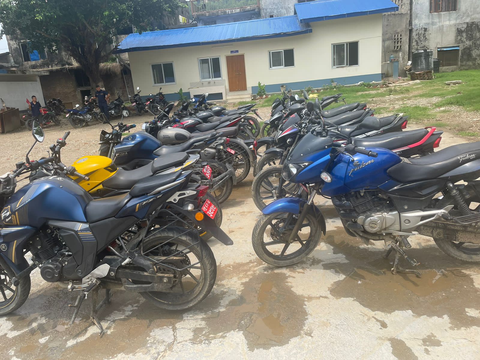 चोरी भएका १४ थान मोटरसाइकलसहित १३ जना अभियुक्तलाई  पक्राउ