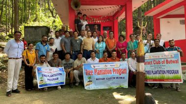 बुटवल मिलनटोलमा रोटरीले गर्यो वृक्षरोपण