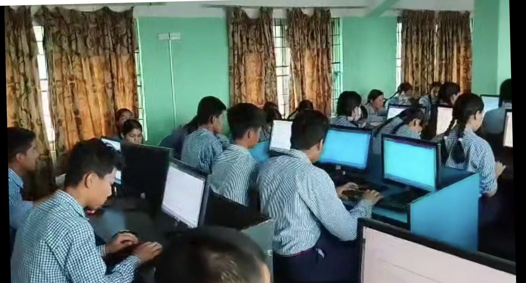 दीप बोर्डिङमा प्रविधिमैत्री परीक्षाको प्रयोग