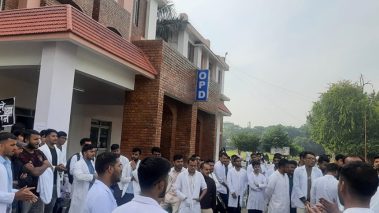 युनिभर्सल मेडिकल कलेज भैरहवामा विद्यार्थीको अनशन जारी : प्रिन्सिपलको राजीनामा माग