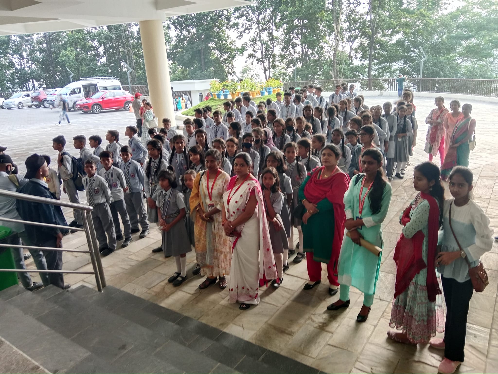 चाडपर्व अफर सकिन लाग्दा केबलकारमा पर्यटकको चाप