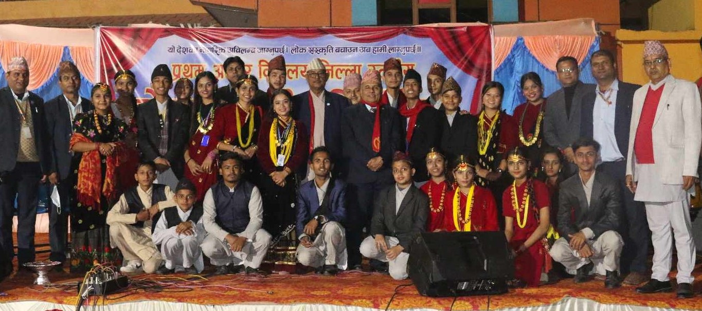 न्यू होराइजनमा विद्यालयस्तरीय लोक दोहोरी