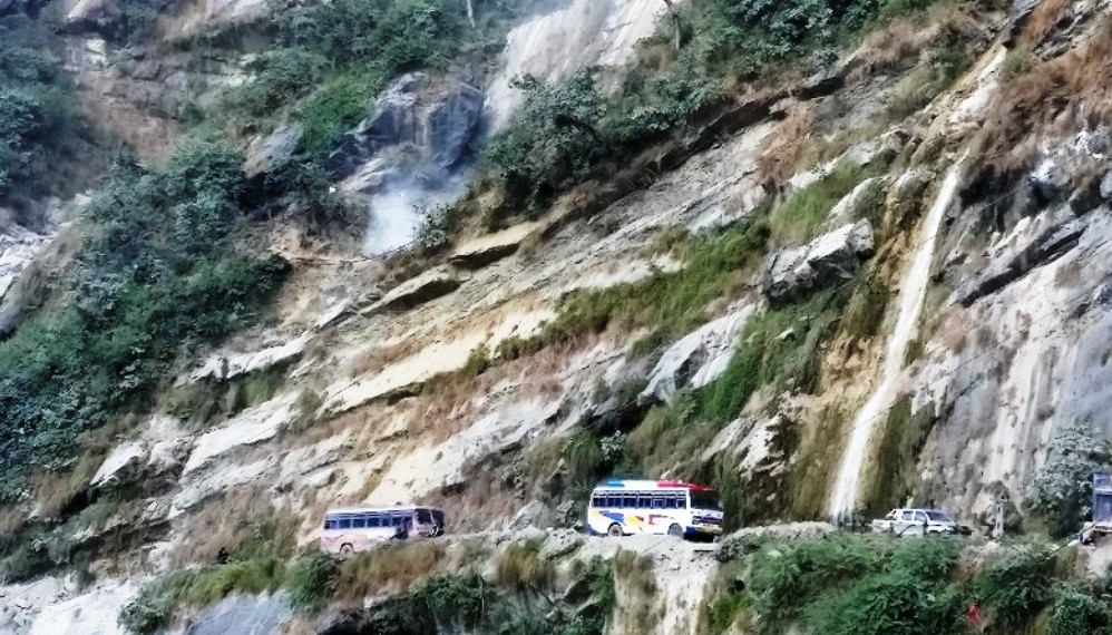 बुटवल–पाल्पा सडकखण्ड पुस १६ गतेदेखि एक सय दिनसम्म दैनिक ६ घण्टा बन्द हुने