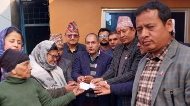 स्वर्गीय देवकोटाको परिवारलाइ तिलोत्तमा उवासंघको १ लाख १ हजार सहयोग