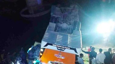 दाङको  राप्ती पुलमा  बस दुुर्घटना:  मृत्यु हुनेको संख्या १२ पुग्यो