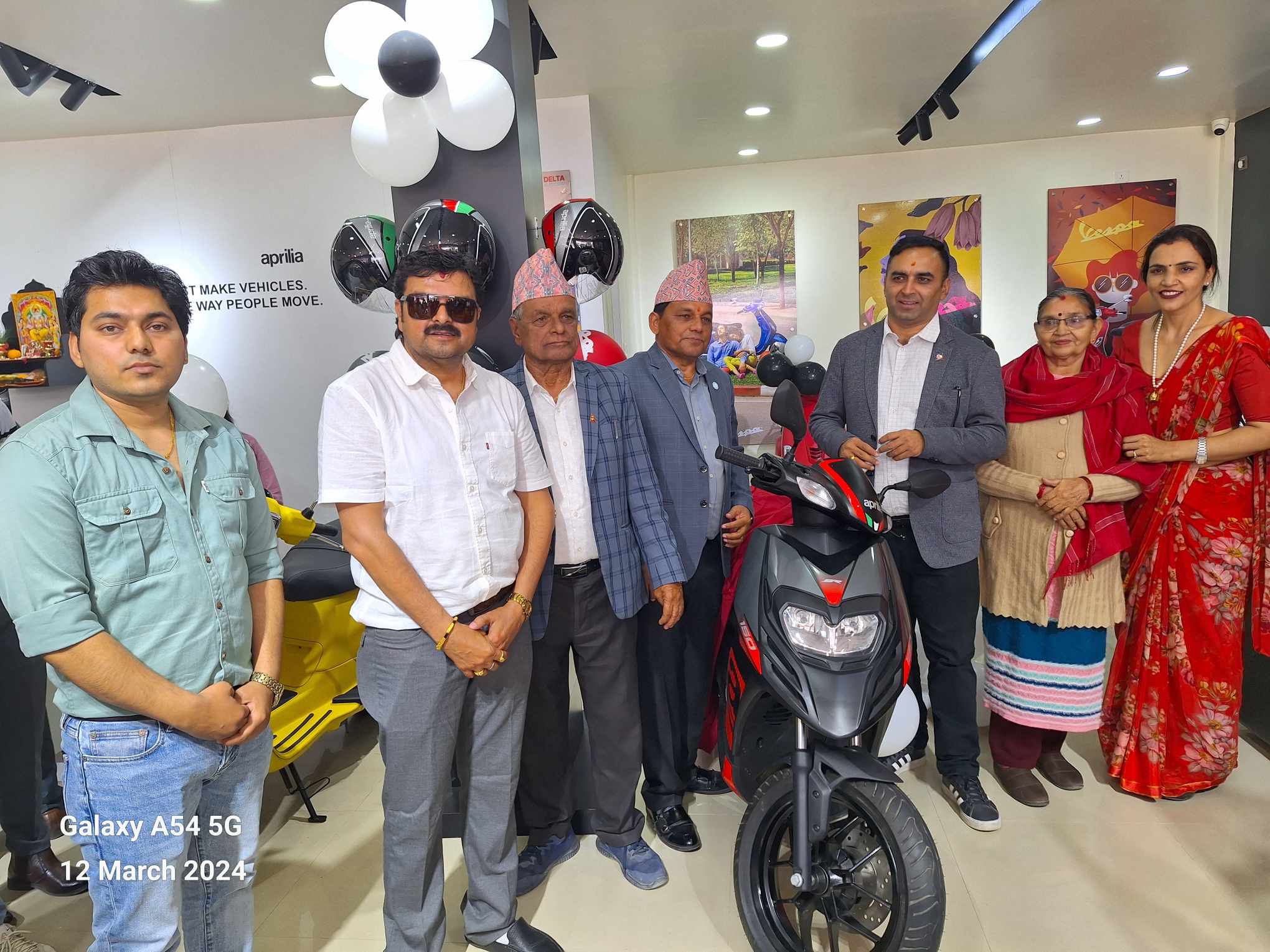 बुटवल कालीकानगरमा भेष्पा स्कुटरको नयाँ शोरुम सञ्चालनमा