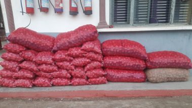 तीन लाख बढीको अवैध सामान रुपन्देही प्रहरीको नियन्त्रणमा