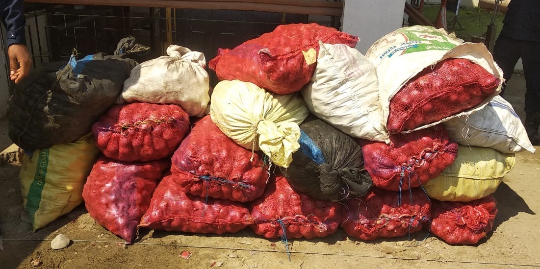 रुपन्देही प्रहरीद्वारा करिव दुईलाख मूल्य बराबरको अवैध सामान बरामद